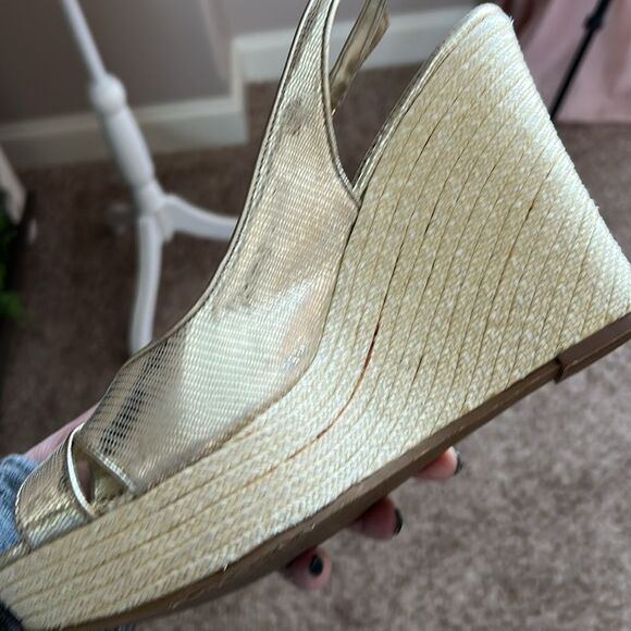GUC Lily Pulitzer Gold Wedge heels(size 9.5) - Picture 11 of 11